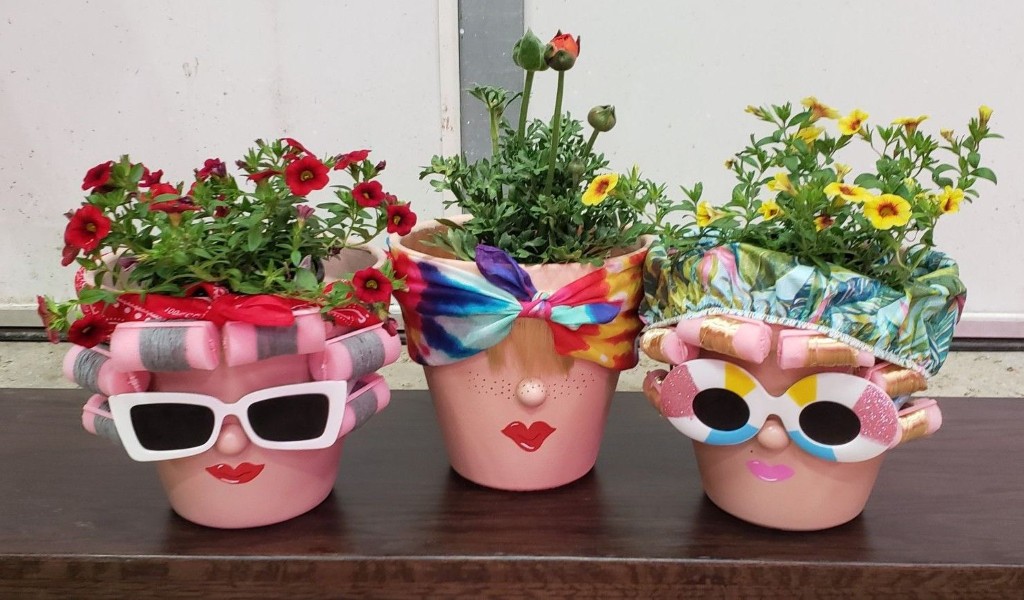 10 Creative Ideas for Decorating Flower Pots to Brighten Your Garden