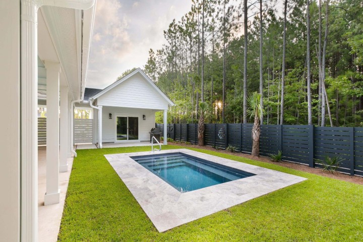 10 Inspiring Backyard Swimming Pool Ideas for Your Home Oasis