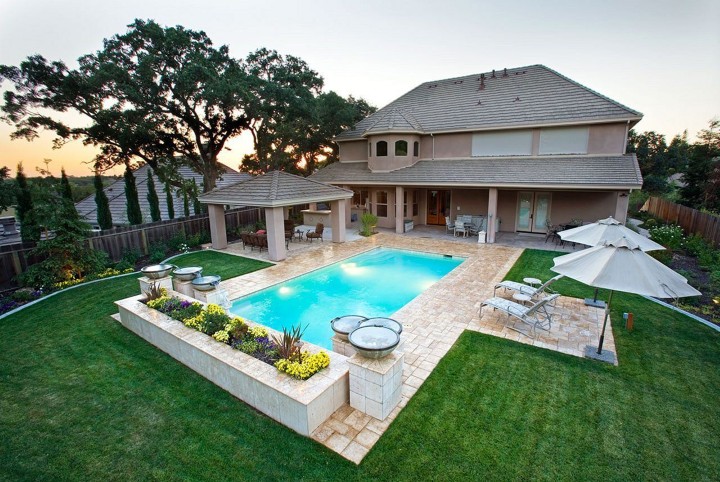 How to Choose the Perfect Backyard Swimming Pool for Your Space and Budget