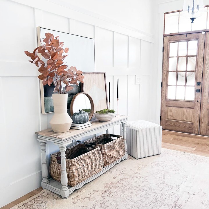 Luxury Foyer Design Ideas for an Elegant and Welcoming Entryway